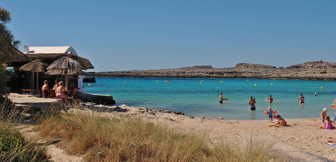 Vista de la Playa de Binibeca en Menorca